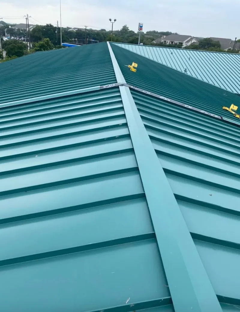 Green commercial metal roof ridge and valley for Metal Roof Repair in Vidalia
